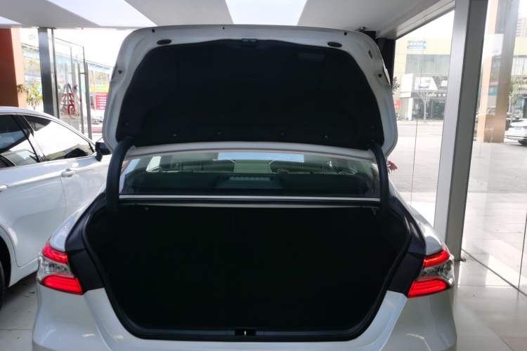 Used Toyota Camry 2019 2.5G Luxury Edition China VI Standard Trunk