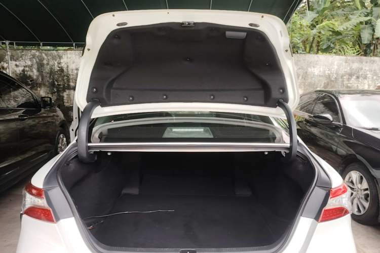 Used Toyota Camry 2019 Revised Version 2.5S Fēngshàng Edition Trunk