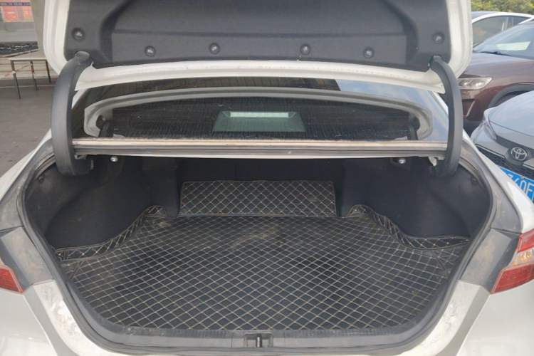 Used Toyota Camry 2019 2.5G Luxury Edition China VI Standard Trunk