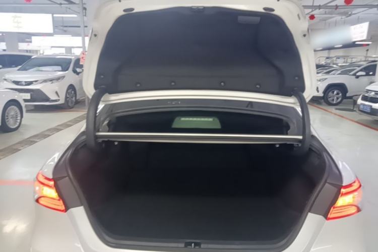Used Toyota Camry 2019 2.5G Luxury Edition China VI Standard Trunk