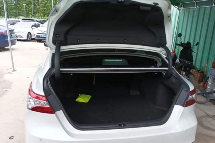 Used Toyota Camry 2019 2.5G Luxury Edition China VI Standard Trunk