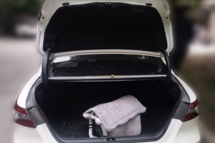 Used Toyota Camry 2019 Dual-Engine 2.5 HG Luxury Edition China VI Standard Trunk