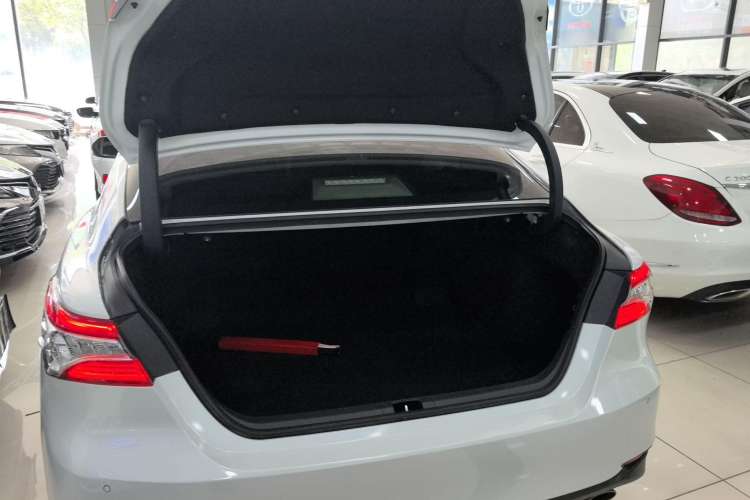 Used Toyota Camry 2019 Revised Version 2.0G Luxury Edition Trunk