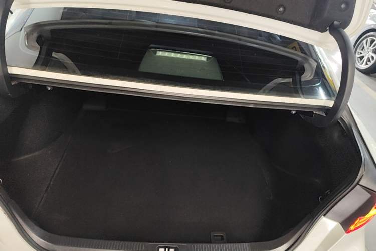 Used Toyota Camry 2019 2.5G Luxury Edition China VI Standard Trunk