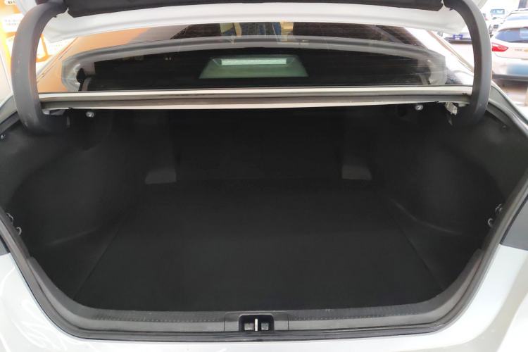 Used Toyota Camry 2019 Revised Version 2.0G Luxury Edition Trunk
