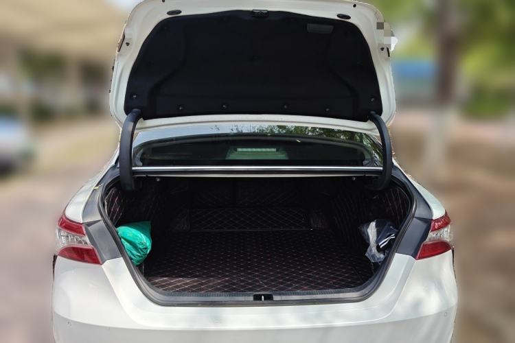 Used Toyota Camry 2019 2.0S FENGSHANG Version China V Standard Trunk