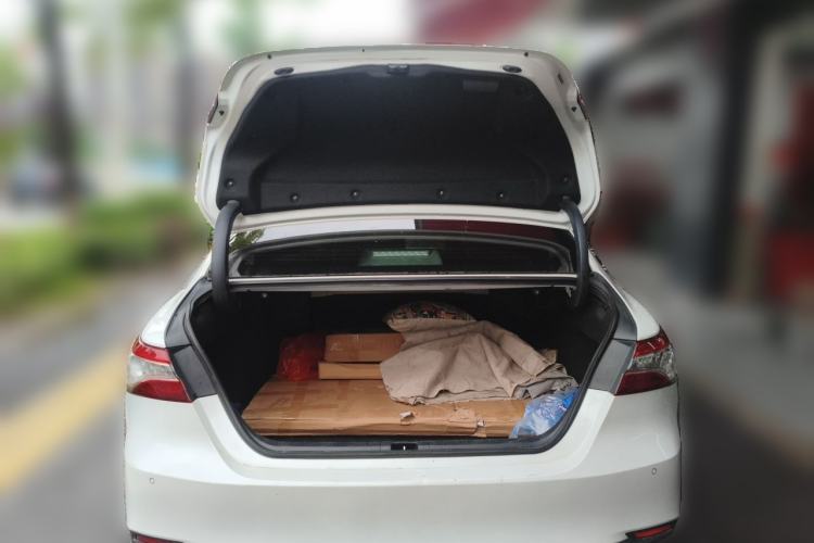 Used Toyota Camry 2019 Revised Version 2.0G Luxury Edition Trunk