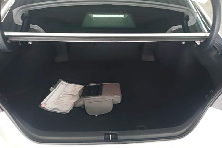 Used Toyota Camry 2019 Revised Version 2.0G Luxury Edition Trunk