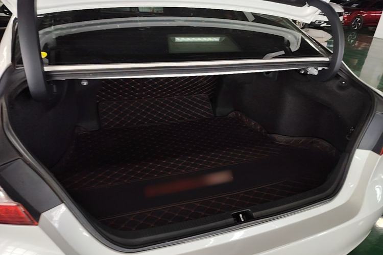 Used Toyota Camry 2019 Revised Version 2.0S Fēngshàng Edition Trunk