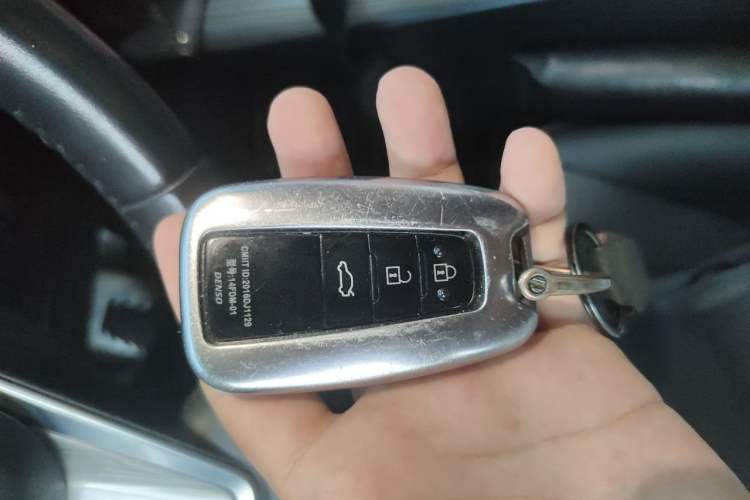 Used Toyota Camry 2019 2.5G Luxury Edition China VI Standard Vehicle Key