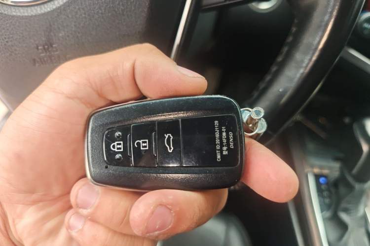 Used Toyota Camry 2019 2.5G Luxury Edition China V Standard Vehicle Key