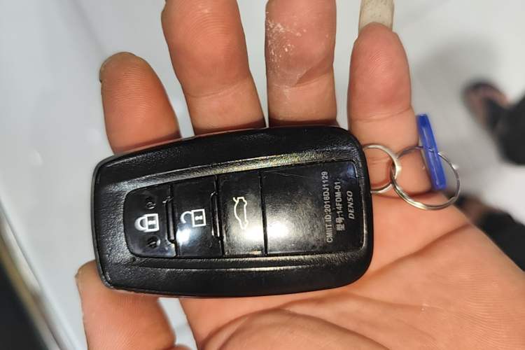 Used Toyota Camry 2019 2.5G Luxury Edition China VI Standard Vehicle Key