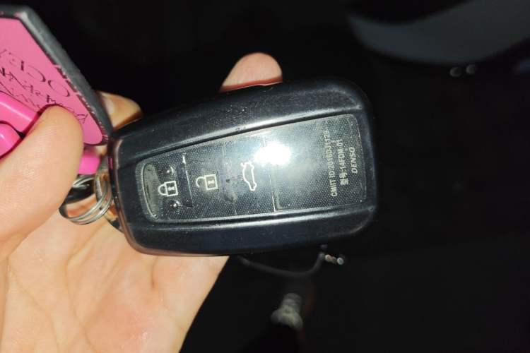 Used Toyota Camry 2019 2.5S FENGSHANG Version China VI Standard Vehicle Key