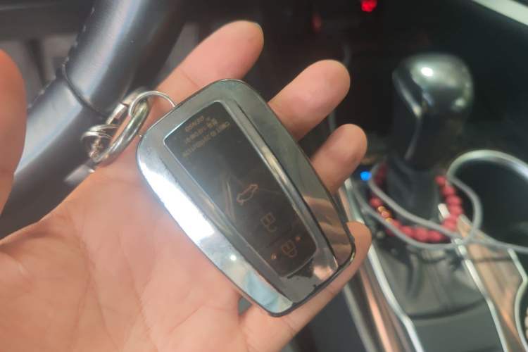 Used Toyota Camry 2019 2.0G Luxury Edition China V Standard Vehicle Key