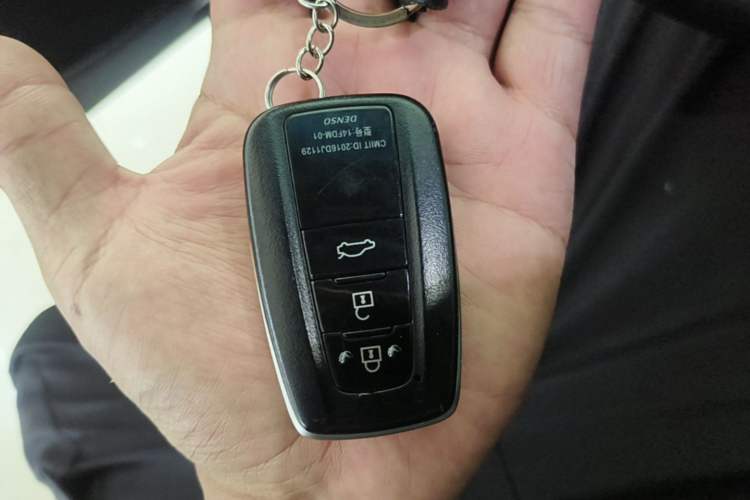 Used Toyota Camry 2019 2.0G Luxury Edition China VI Standard Vehicle Key