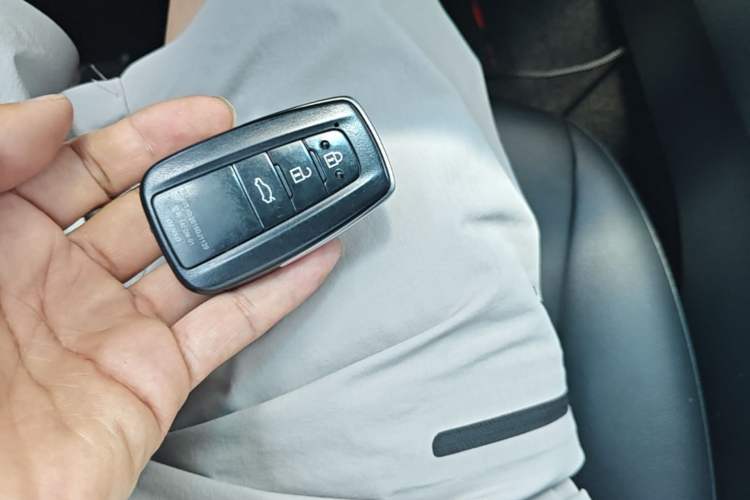 Used Toyota Camry 2019 2.5G Luxury Edition China V Standard Vehicle Key
