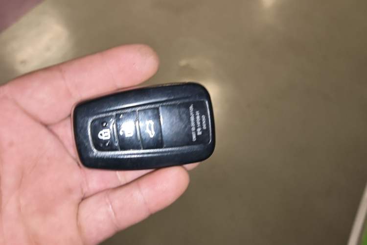 Used Toyota Camry 2019 2.0G Luxury Edition China VI Standard Vehicle Key