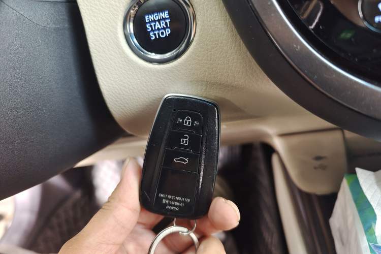 Used Toyota Camry 2019 Revised Version 2.5G Luxury Edition Vehicle Key