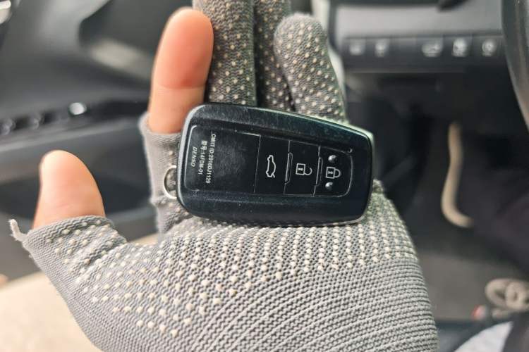 Used Toyota Camry 2019 2.0G Luxury Edition China VI Standard Vehicle Key