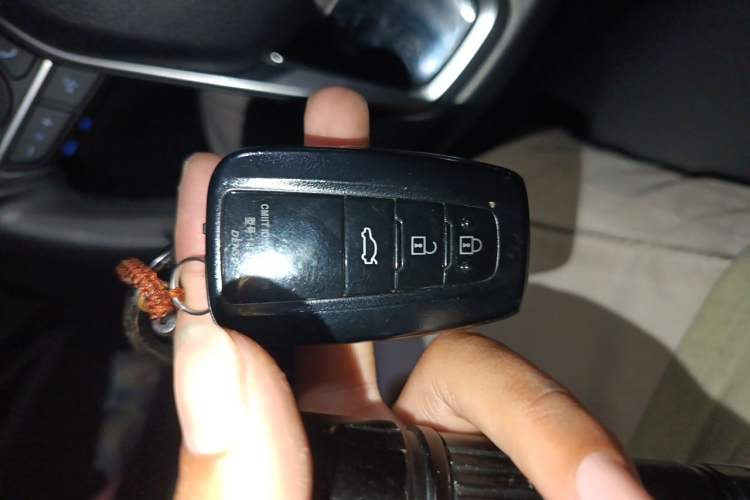 Used Toyota Camry 2019 2.0G Luxury Edition China VI Standard Vehicle Key