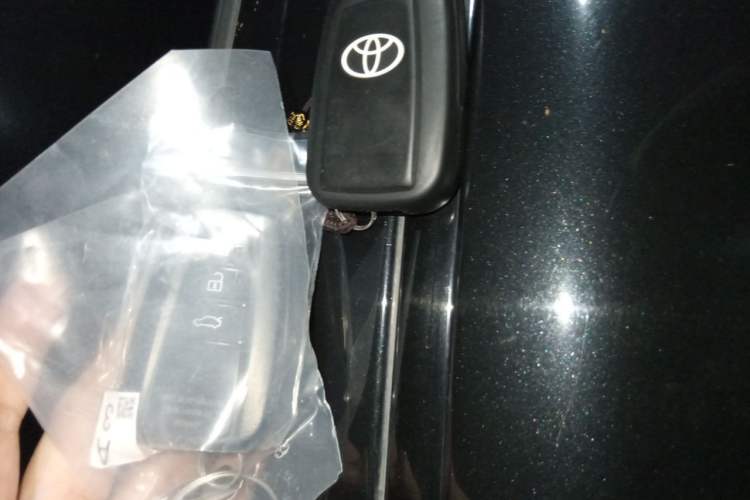 Used Toyota Camry 2019 Revised Version 2.5S Fēngshàng Edition Vehicle Key