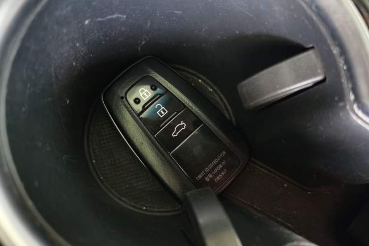 Used Toyota Camry 2019 2.0G Luxury Edition China VI Standard Vehicle Key
