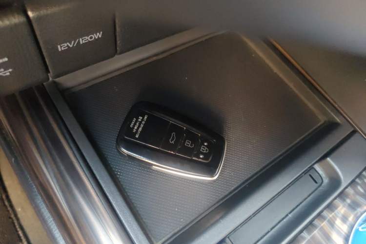 Used Toyota Camry 2019 Revised Version 2.5G Luxury Edition Vehicle Key