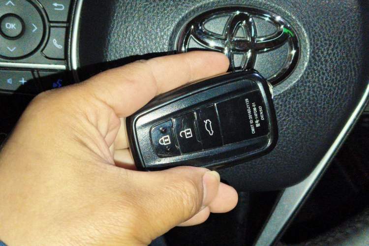Used Toyota Camry 2019 2.5G Luxury Edition China VI Standard Vehicle Key