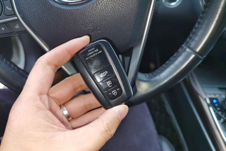 Used Toyota Camry 2019 2.5G Luxury Edition China V Standard Vehicle Key
