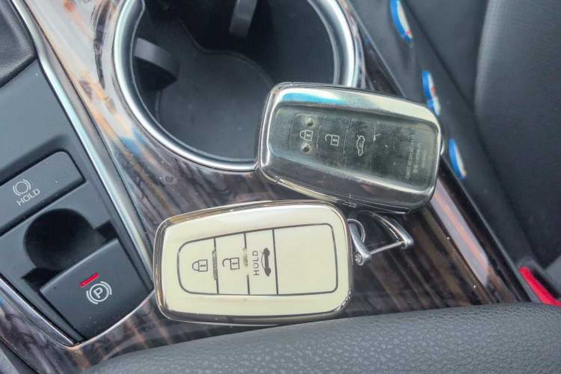 Used Toyota Camry 2019 2.0G Luxury Edition China VI Standard Vehicle Key