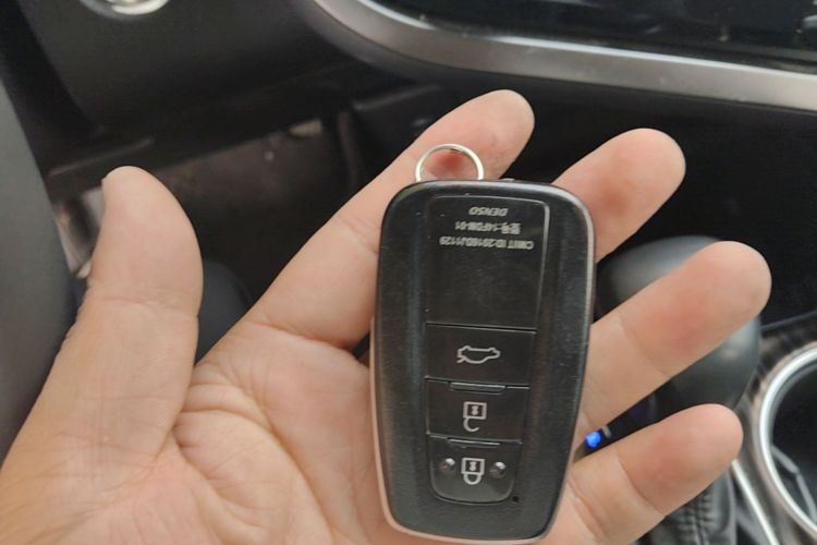 Used Toyota Camry 2019 2.5G Luxury Edition China VI Standard Vehicle Key