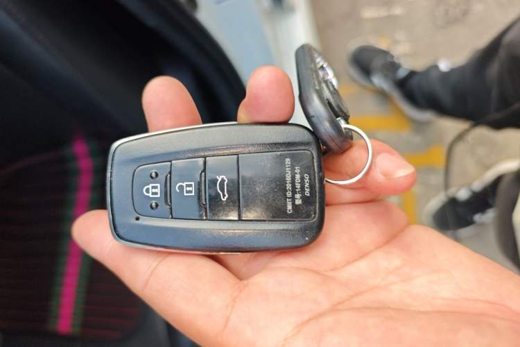 Used Toyota Camry 2019 2.0G Luxury Edition China VI Standard Vehicle Key