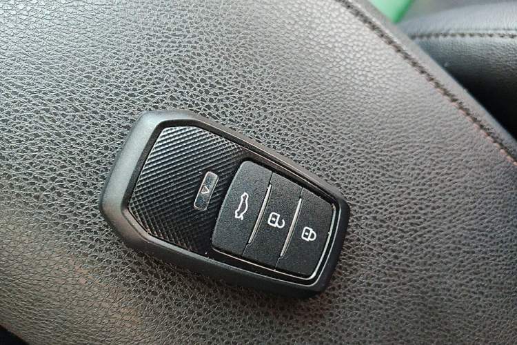 Used Toyota Camry 2019 2.0G Luxury Edition China VI Standard Vehicle Key