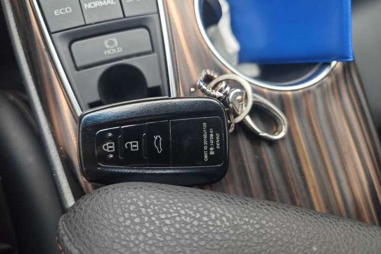 Used Toyota Camry 2019 2.5G Luxury Edition China VI Standard Vehicle Key