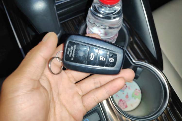 Used Toyota Camry 2019 2.5G Luxury Edition China VI Standard Vehicle Key