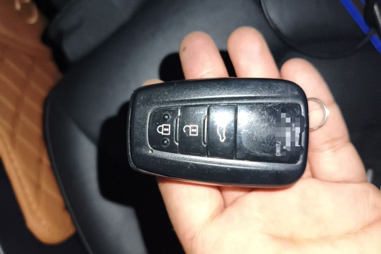 Used Toyota Camry 2019 Revised Version 2.0G Luxury Edition Vehicle Key