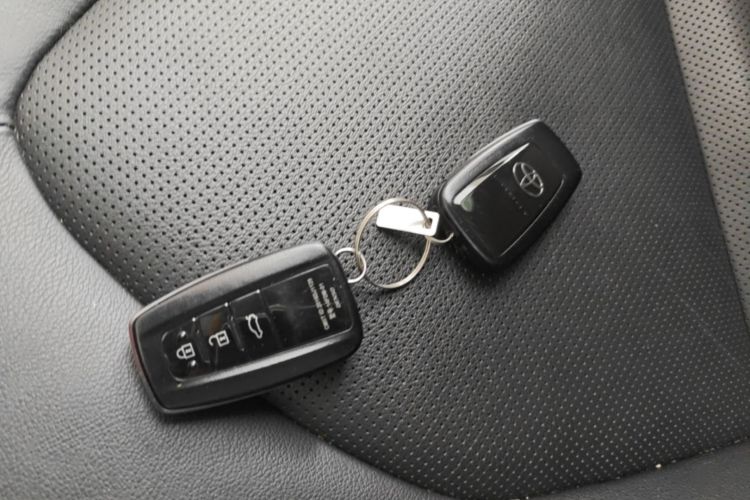 Used Toyota Camry 2019 2.5G Luxury Edition China VI Standard Vehicle Key