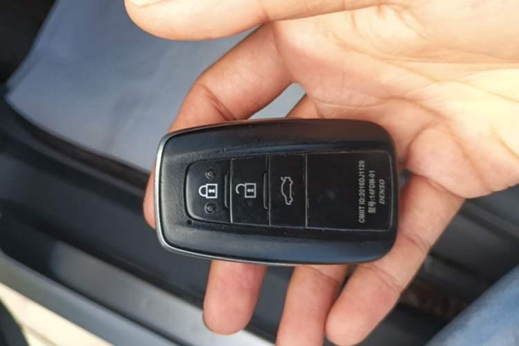Used Toyota Camry 2019 Revised Version 2.5G Luxury Edition Vehicle Key
