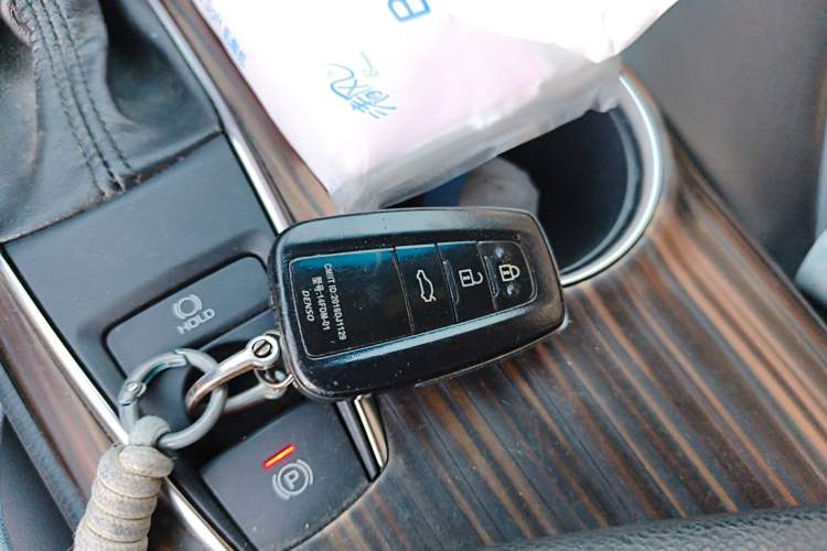 Used Toyota Camry 2019 2.0G Luxury Edition China VI Standard Vehicle Key