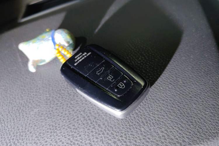 Used Toyota Camry 2019 2.0G Luxury Edition China VI Standard Vehicle Key