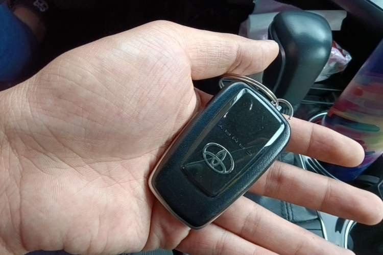 Used Toyota Camry 2019 Revised Version 2.5S Fēngshàng Edition Vehicle Key