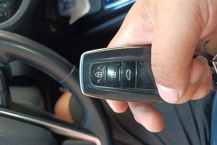 Used Toyota Camry 2019 2.5S FENGSHANG Version China VI Standard Vehicle Key