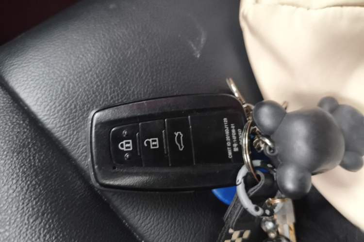 Used Toyota Camry 2019 Revised Version 2.0G Luxury Edition Vehicle Key