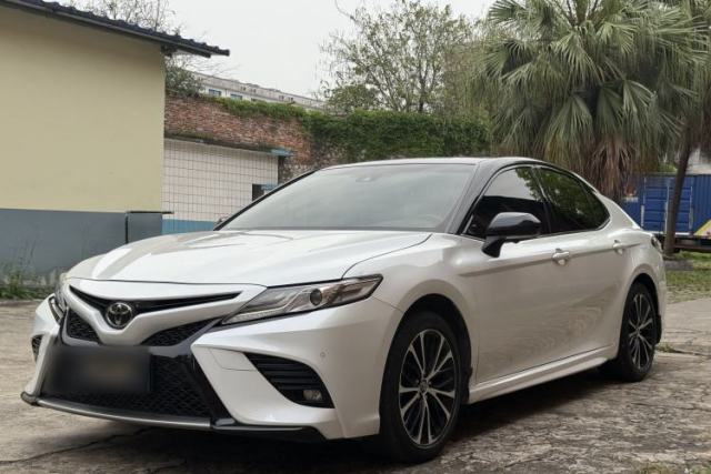 Ojetý Toyota Camry 2019 Revised Version 2.5S Fēngshàng Edition