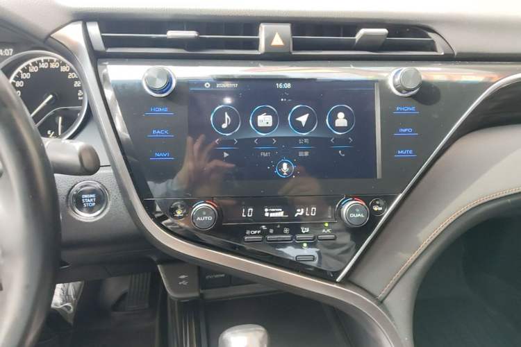 Used Toyota Camry 2019 2.0G Luxury Edition China VI Standard Audio And AC Panel