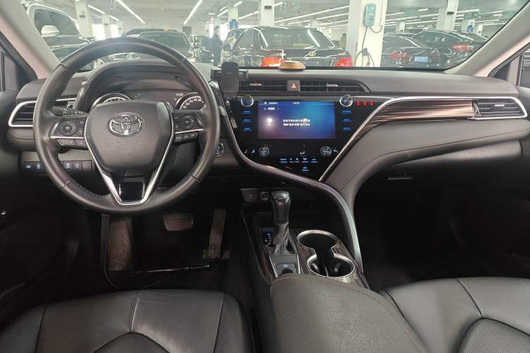 Used Toyota Camry 2019 Revised Version 2.0G Luxury Edition Center Console