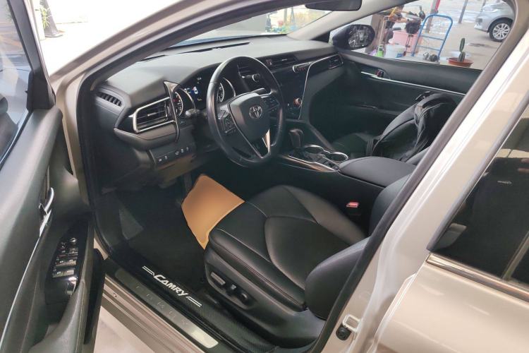 Used Toyota Camry 2019 2.0G Luxury Edition China VI Standard Driver Seat