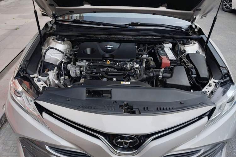 Used Toyota Camry 2019 2.0G Luxury Edition China VI Standard Engine Bay