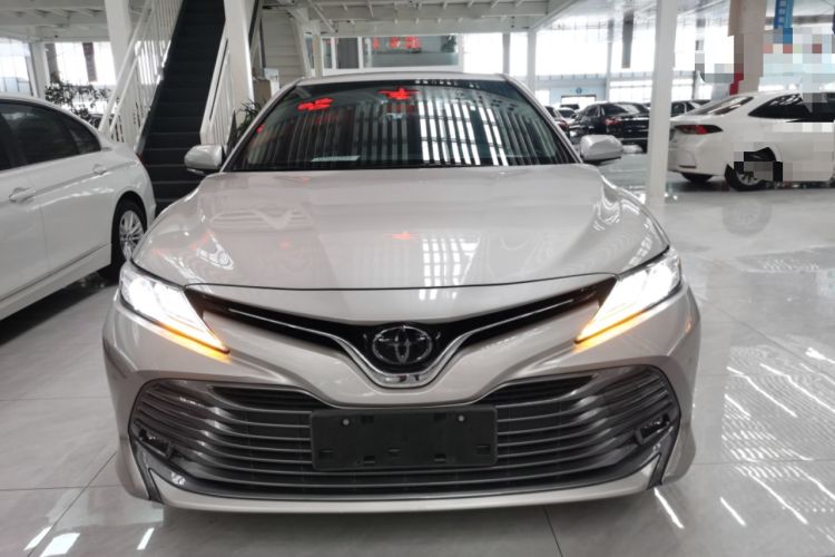 Used Toyota Camry 2019 Revised Version 2.0G Luxury Edition Exterior 1