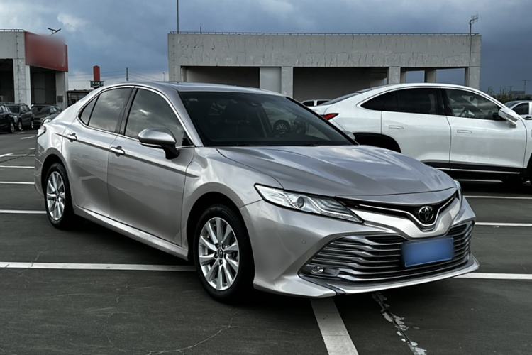 Used Toyota Camry 2019 Revised Version 2.0G Luxury Edition Exterior 2